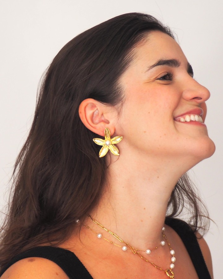 PENDIENTES FLOR CON PERLA - ACERO INOXIDABLE