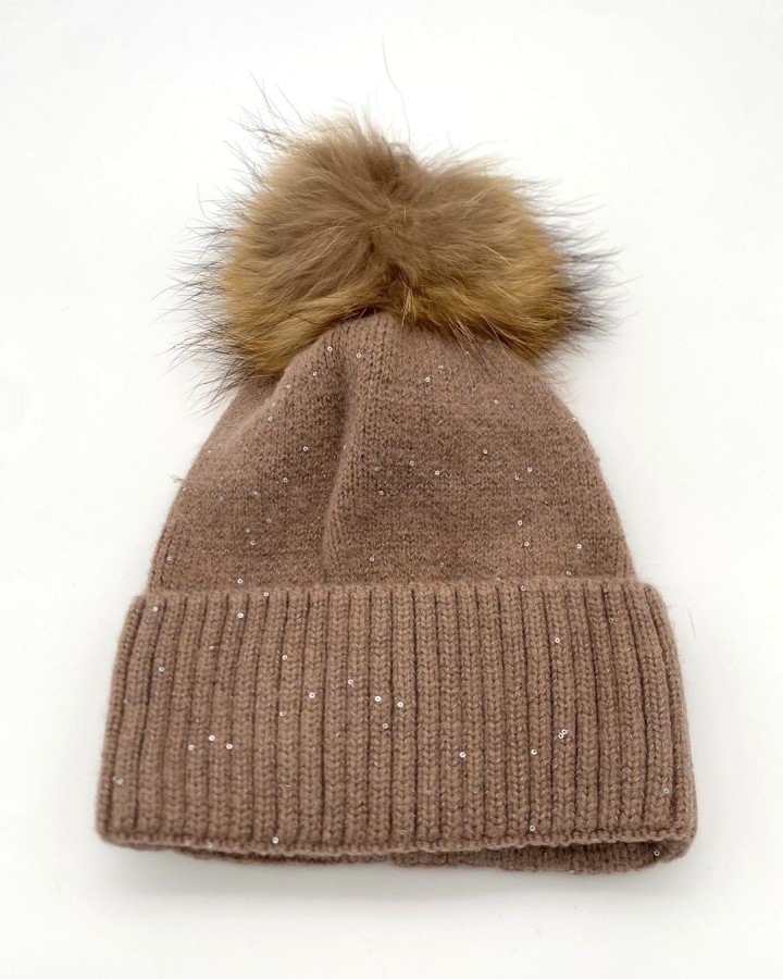 GORRO DE PUNTO CON BRILLANTES