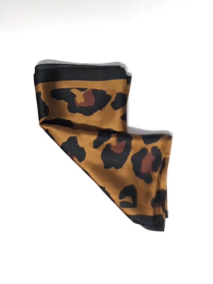 PAÑUELO CUADRADO ANIMAL PRINT