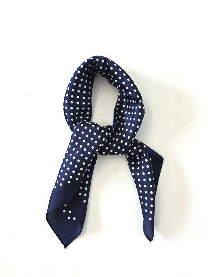 PAÑUELO CUADRADO TOPOS