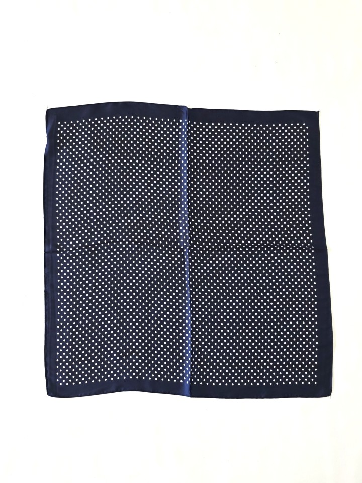 PAÑUELO CUADRADO TOPOS