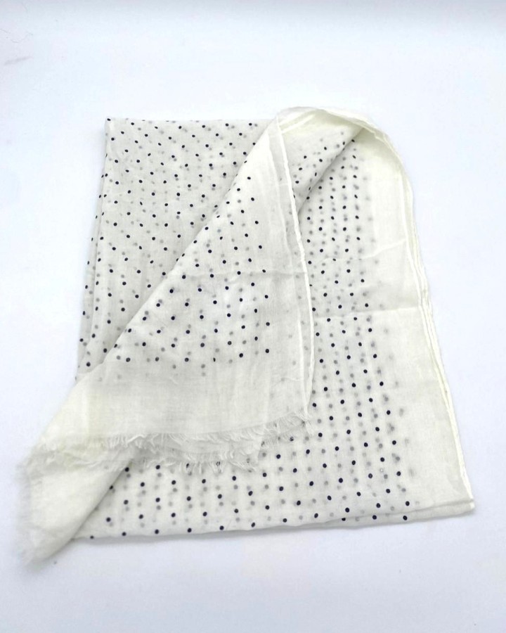 PAÑUELO ESTAMPADO TOPOS