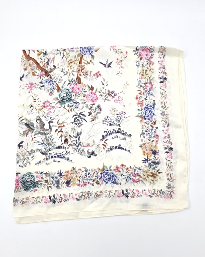 PAÑUELO CUADRADO FLORAL