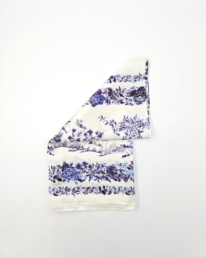 PAÑUELO CUADRADO FLORAL