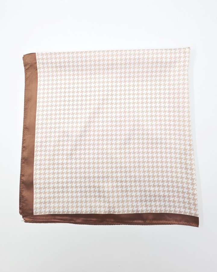 PAÑUELO CUADRADO EFECTO PATA DE GALLO