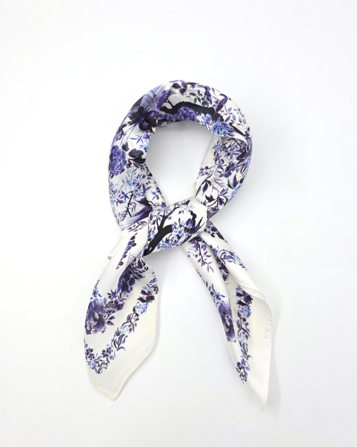 PAÑUELO CUADRADO FLORAL