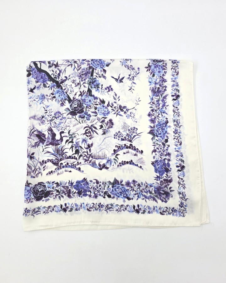PAÑUELO CUADRADO FLORAL