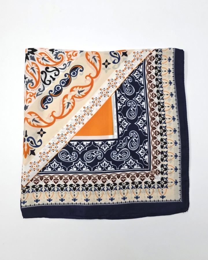 PAÑUELO CUADRADO ESTAMPADO