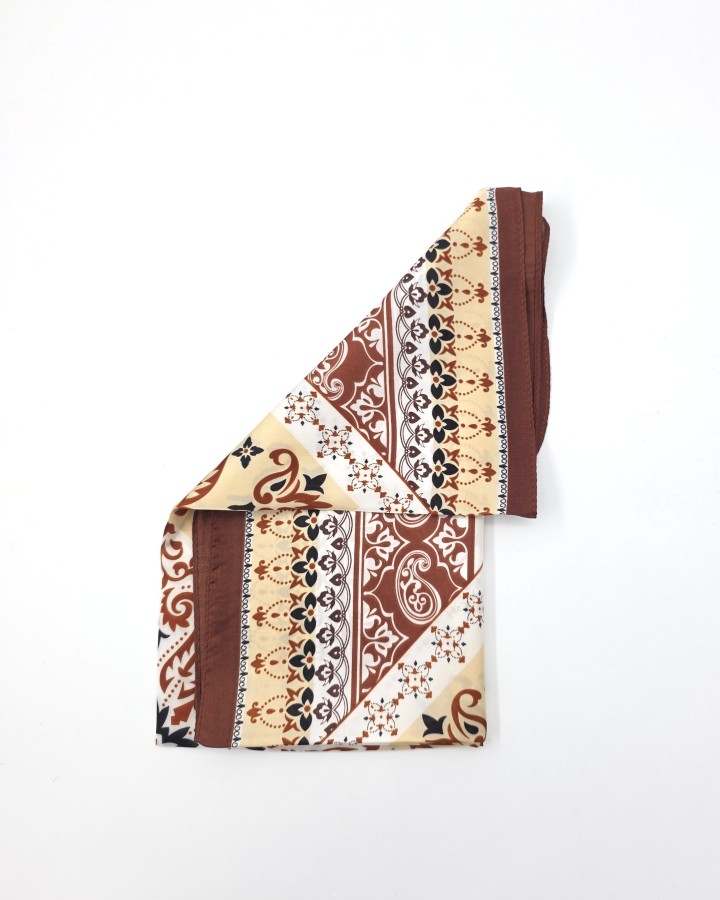 PAÑUELO CUADRADO ESTAMPADO