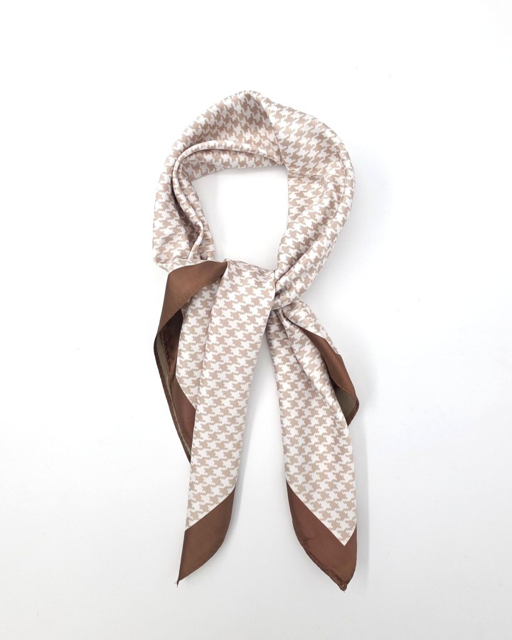 PAÑUELO CUADRADO EFECTO PATA DE GALLO