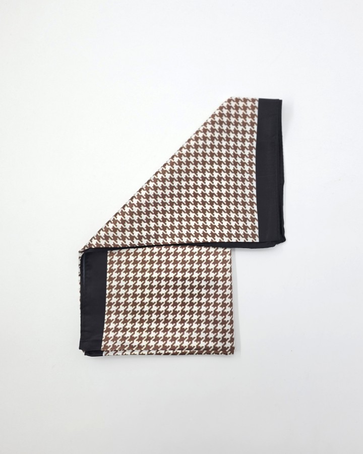 PAÑUELO CUADRADO EFECTO PATA DE GALLO