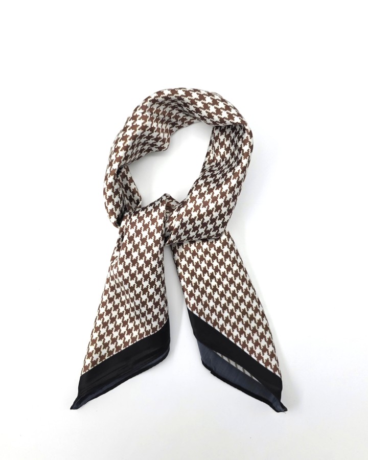 PAÑUELO CUADRADO EFECTO PATA DE GALLO