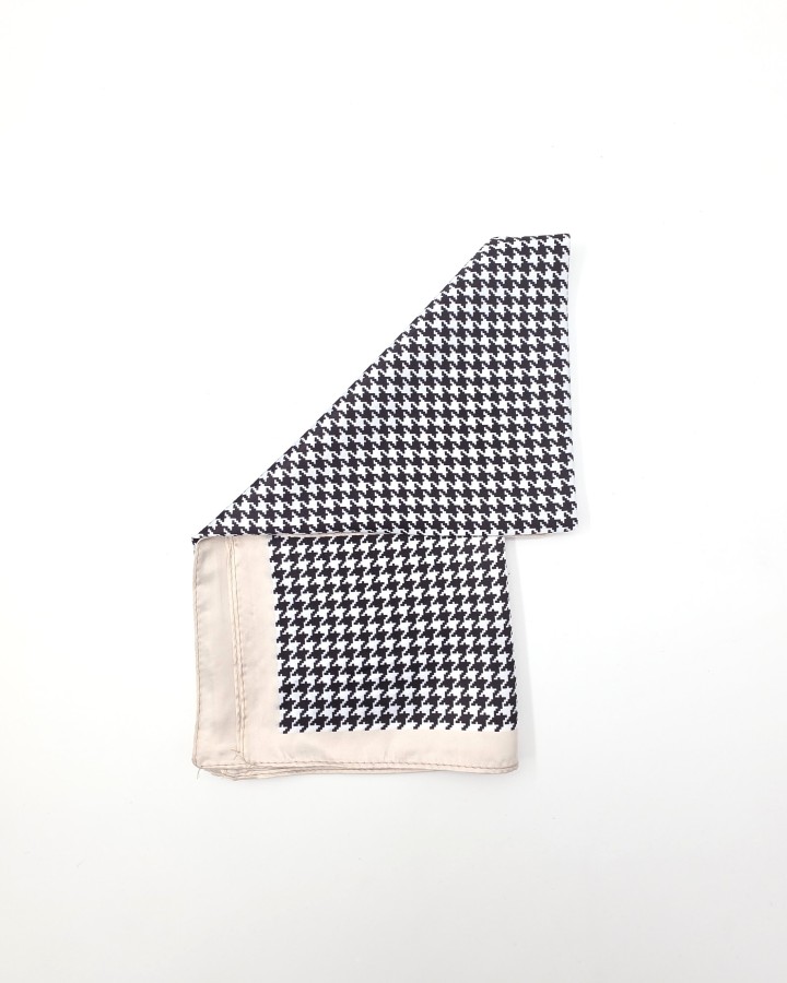 PAÑUELO CUADRADO EFECTO PATA DE GALLO