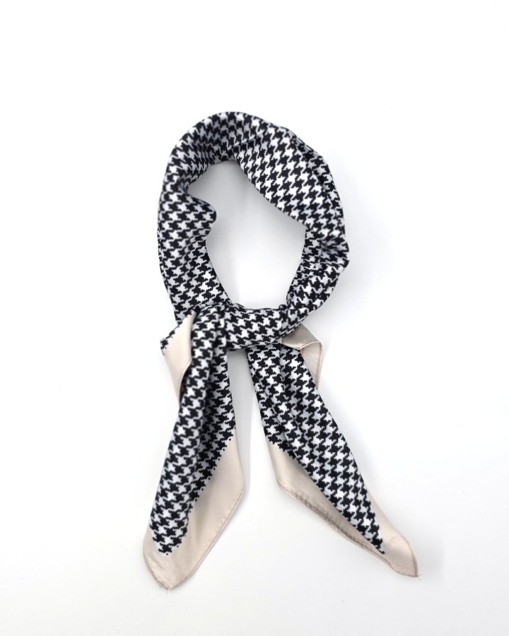 PAÑUELO CUADRADO EFECTO PATA DE GALLO