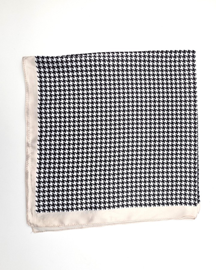 PAÑUELO CUADRADO EFECTO PATA DE GALLO