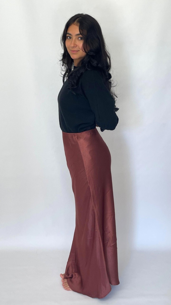 FALDA LARGA SATINADA