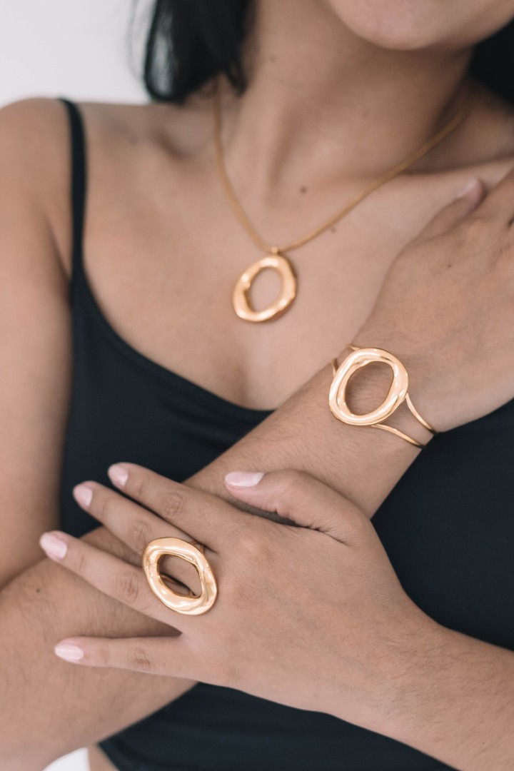 PULSERA RÍGIDA OVALO IRREGULAR  - ACERO INOXIDABLE