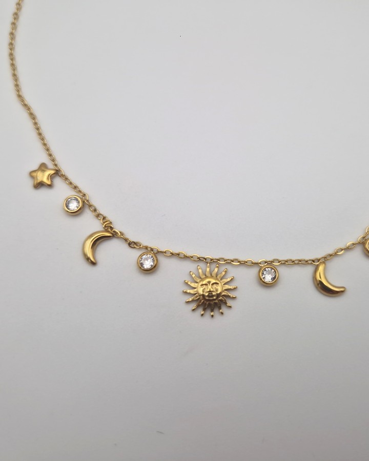COLLAR CON SOL, LUNA Y ESTRELLAS - ACERO INOXIDABLE