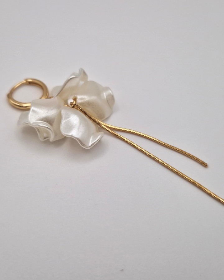 AROS PÉTALOS FLOR BLANCA